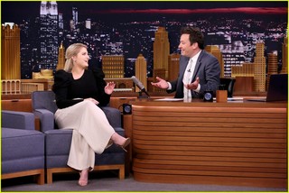 Meghan Trainor feet photo thumbnail