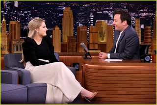 Meghan Trainor feet photo thumbnail