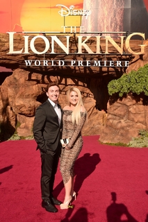 Meghan Trainor feet photo thumbnail