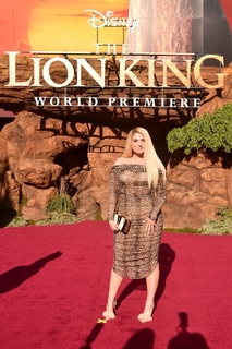 Meghan Trainor feet photo thumbnail