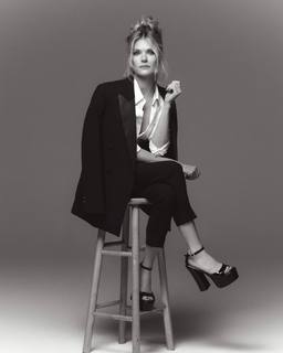 Meghann Fahy feet photo thumbnail