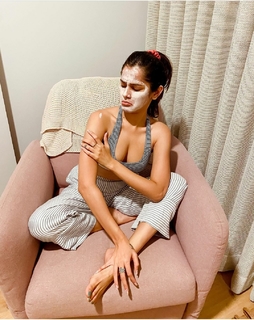 Meghna Kaur feet photo 7