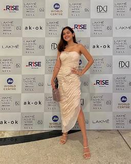 Meghna Kaur feet photo 7