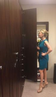 Megyn Kelly feet photo thumbnail