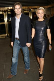 Megyn Kelly feet photo thumbnail