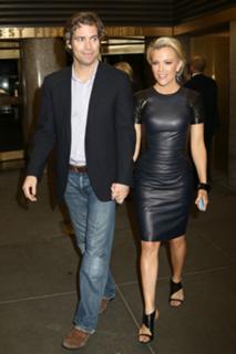 Megyn Kelly feet photo thumbnail