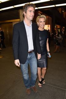 Megyn Kelly feet photo thumbnail