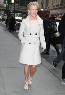Megyn Kelly feet photo thumbnail