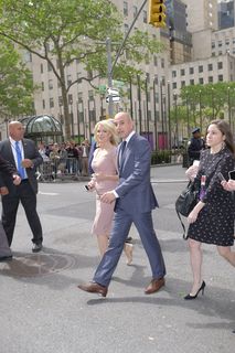 Megyn Kelly feet photo thumbnail