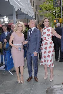 Megyn Kelly feet photo thumbnail