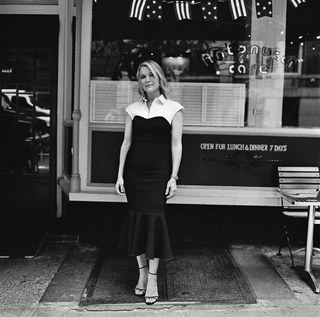 Megyn Kelly feet photo thumbnail