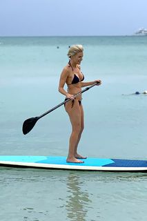 Megyn Kelly feet photo thumbnail