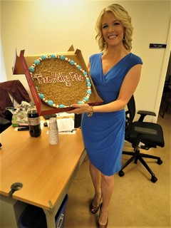Megyn Kelly feet photo thumbnail