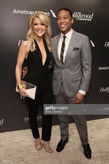Megyn Kelly feet photo thumbnail