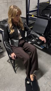 Megyn Kelly feet photo thumbnail