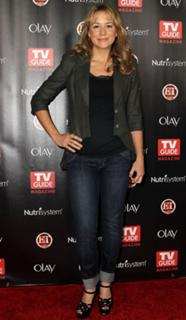 Megyn Price feet photo thumbnail