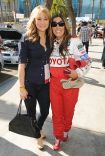 Megyn Price feet photo thumbnail