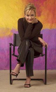 Megyn Price feet photo thumbnail