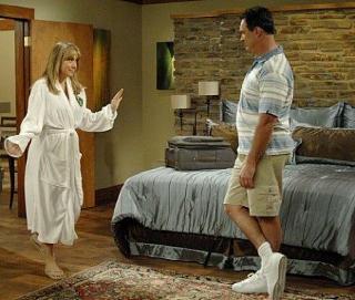 Megyn Price feet photo thumbnail