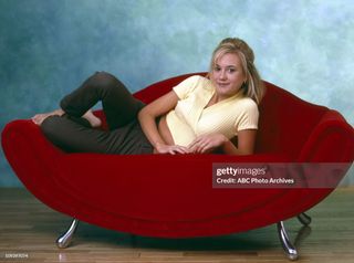 Megyn Price feet photo 4