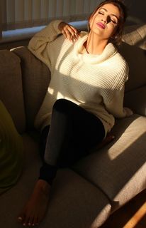Mehreen Baig feet photo 18