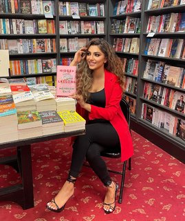 Mehreen Baig feet photo 5