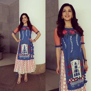 Mehreen Pirzada feet photo 3