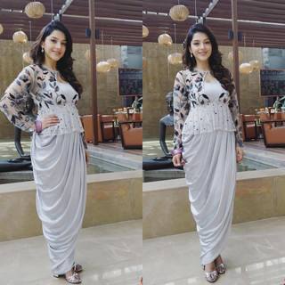 Mehreen Pirzada feet photo 1
