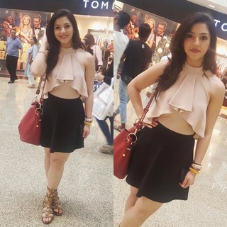 Mehreen Pirzada feet photo 11