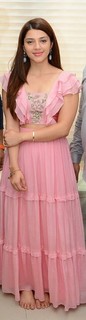 Mehreen Pirzada feet photo 12