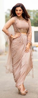 Mehreen Pirzada feet photo 4