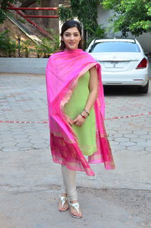Mehreen Pirzada feet photo 18