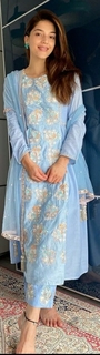 Mehreen Pirzada feet photo 4