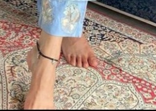 Mehreen Pirzada feet photo 3