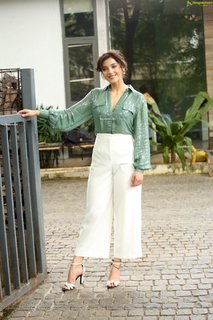 Mehreen Pirzada feet photo 19