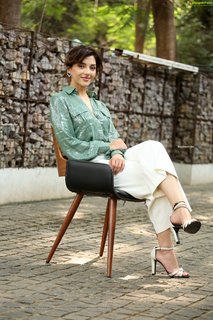 Mehreen Pirzada feet photo 14
