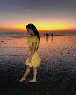 Mehreen Pirzada feet photo 3
