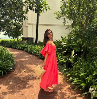 Mehreen Pirzada feet photo 1