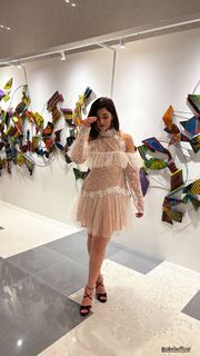 Mehreen Pirzada feet photo 11