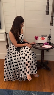 Mehreen Pirzada feet photo 9