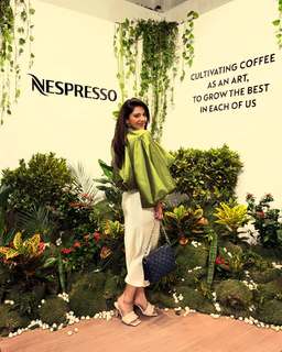 Mehreen Pirzada feet photo 13