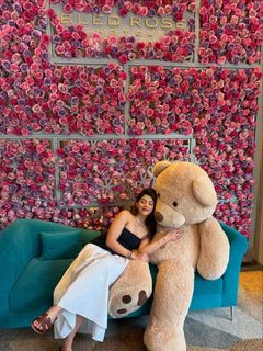 Mehreen Pirzada feet photo 16