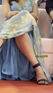 Mehreen Pirzada feet photo 10