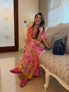 Mehreen Pirzada feet photo 7