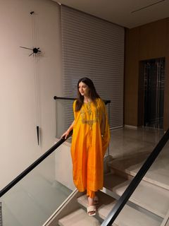 Mehreen Pirzada feet photo 6