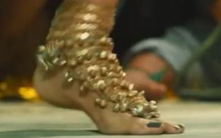 Mehwish Hayat feet photo thumbnail