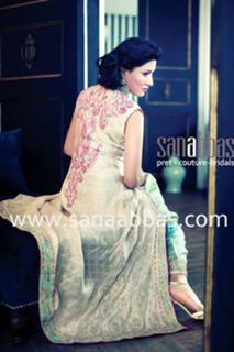 Mehwish Hayat feet photo thumbnail