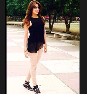 Mehwish Hayat feet photo thumbnail