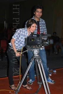 Mehwish Hayat feet photo thumbnail