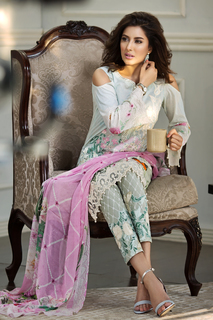 Mehwish Hayat feet photo thumbnail